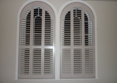 Cheshire - Arched Shutters – Farrow & Ball Elephant's Breath